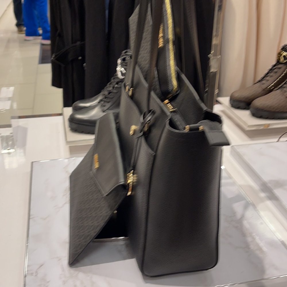 Michael Kors Maisie Large Pebbled Leather 3-in-1 Tote Bag - Picture 7 of 16
